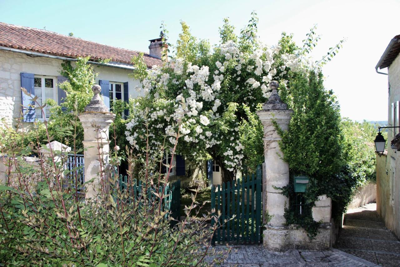 Bed and Breakfast Grange Bleuet à Aubeterre-sur-Dronne Extérieur photo