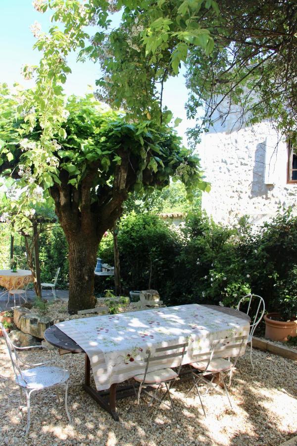 Bed and Breakfast Grange Bleuet à Aubeterre-sur-Dronne Extérieur photo