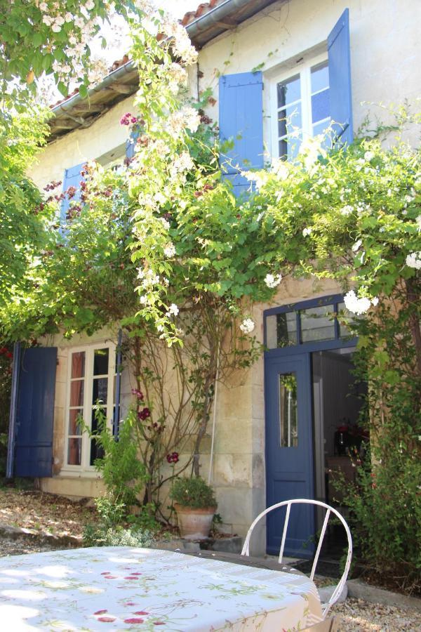 Bed and Breakfast Grange Bleuet à Aubeterre-sur-Dronne Extérieur photo